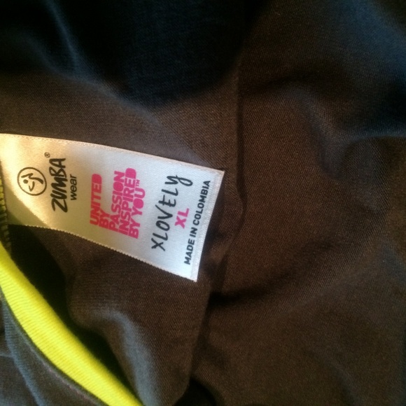 ZUMBA OUTFIT   Leggings Large  Top XL  NWT - Picture 8 of 8